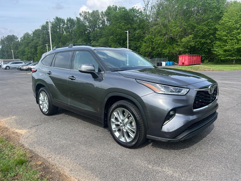 used 2021 Toyota Highlander car, priced at $33,995