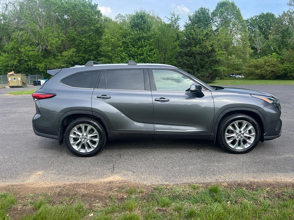 used 2021 Toyota Highlander car, priced at $33,995