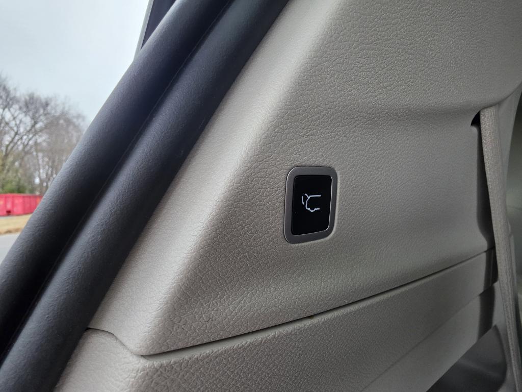 used 2024 Chrysler Pacifica car, priced at $26,495