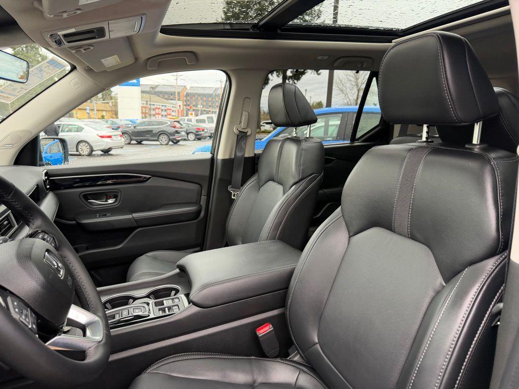 new 2025 Honda Pilot car, priced at $46,234