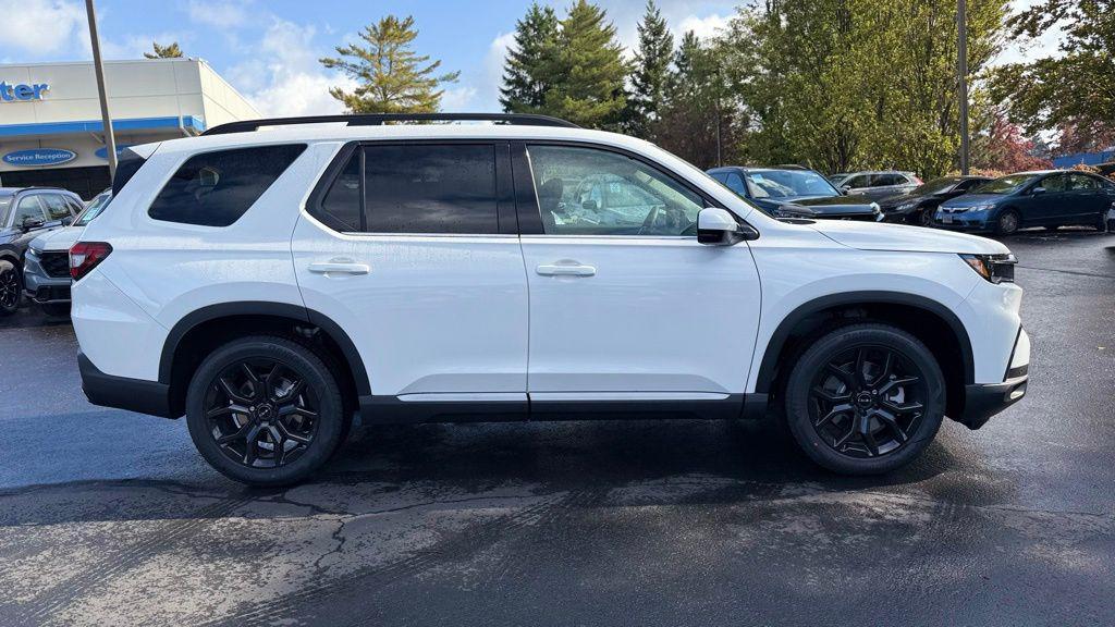 new 2025 Honda Pilot car, priced at $51,500