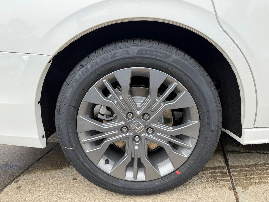 new 2026 Honda Odyssey car, priced at $47,970