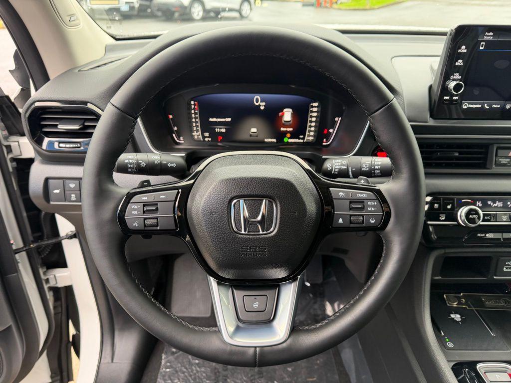 new 2025 Honda Pilot car, priced at $50,184