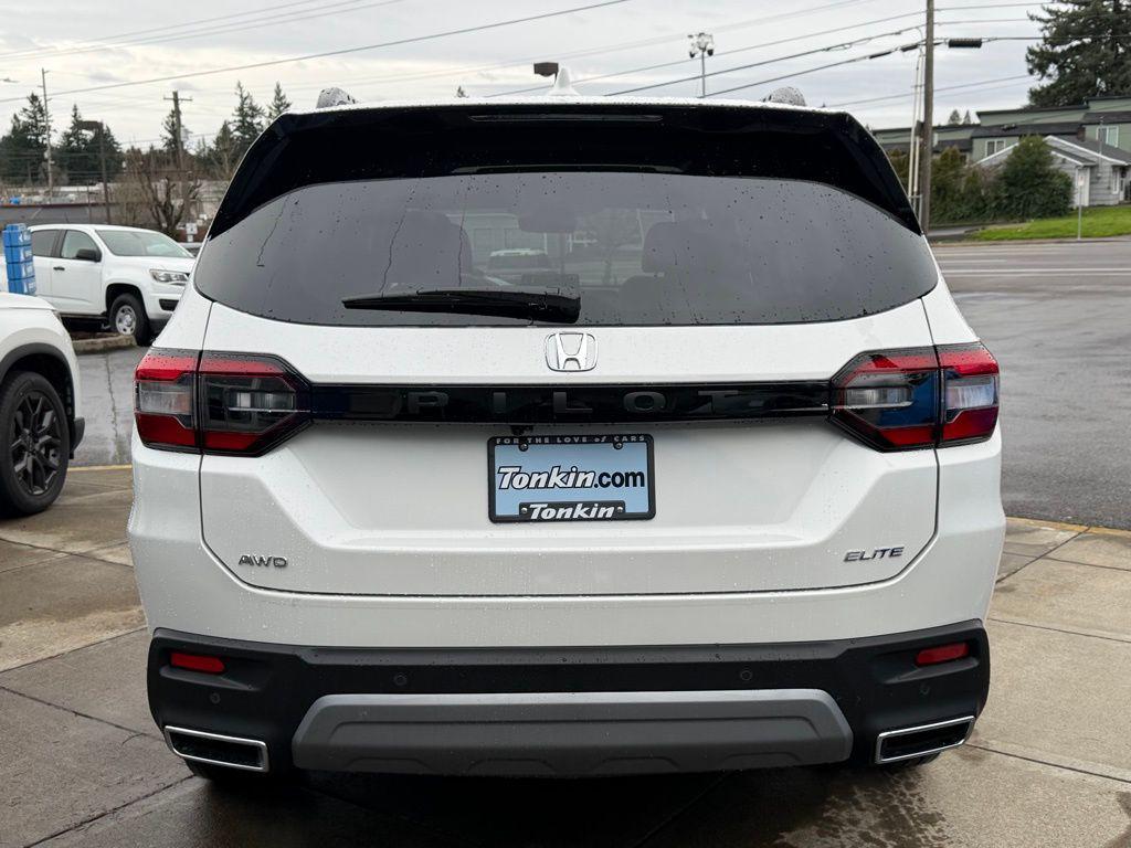 new 2025 Honda Pilot car, priced at $50,184