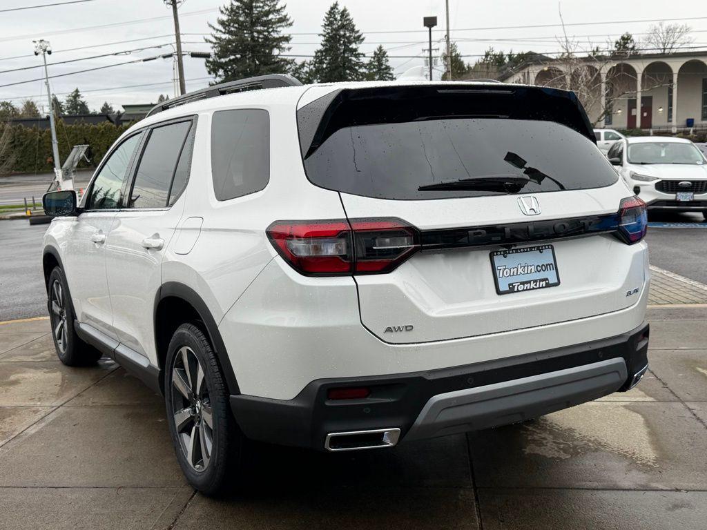 new 2025 Honda Pilot car, priced at $50,184