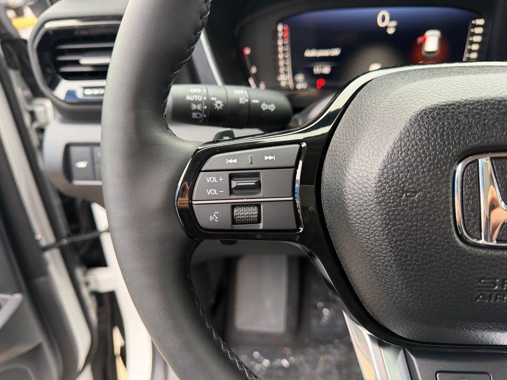 new 2025 Honda Pilot car, priced at $50,184