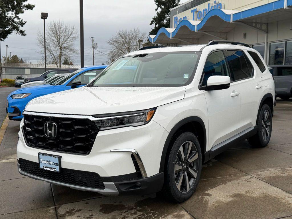 new 2025 Honda Pilot car, priced at $50,184