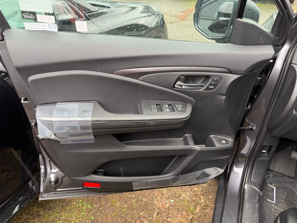 new 2025 Honda Ridgeline car, priced at $42,168