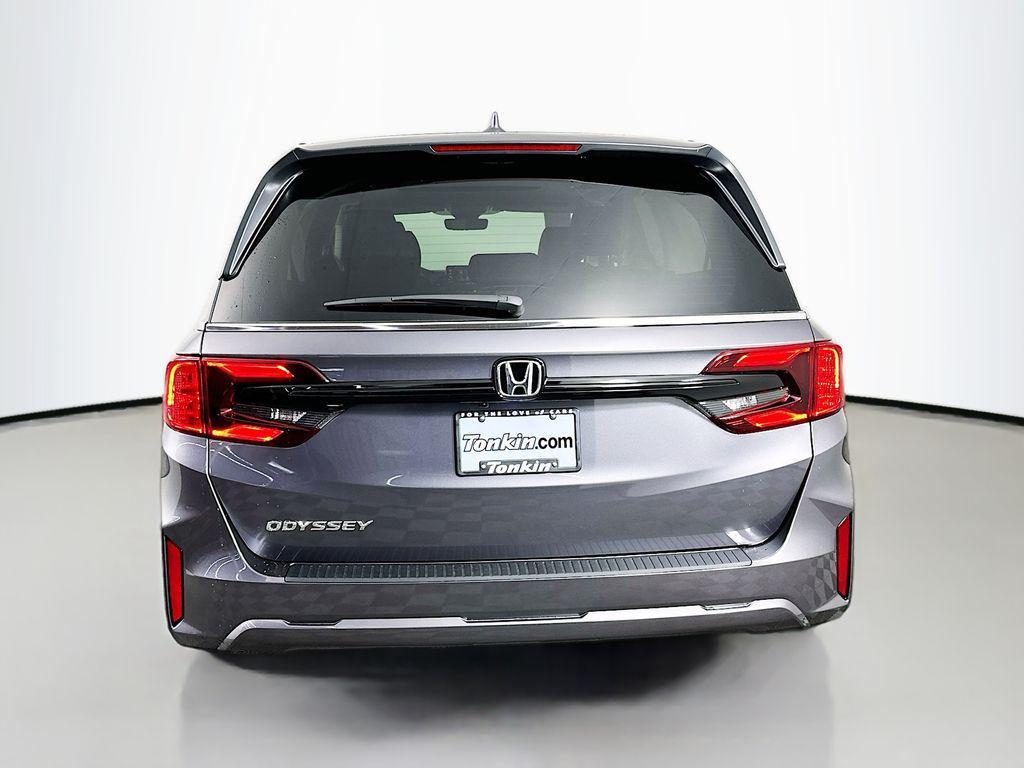 new 2026 Honda Odyssey car, priced at $44,290