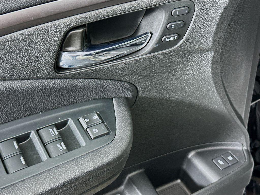 used 2022 Honda Pilot car, priced at $32,823