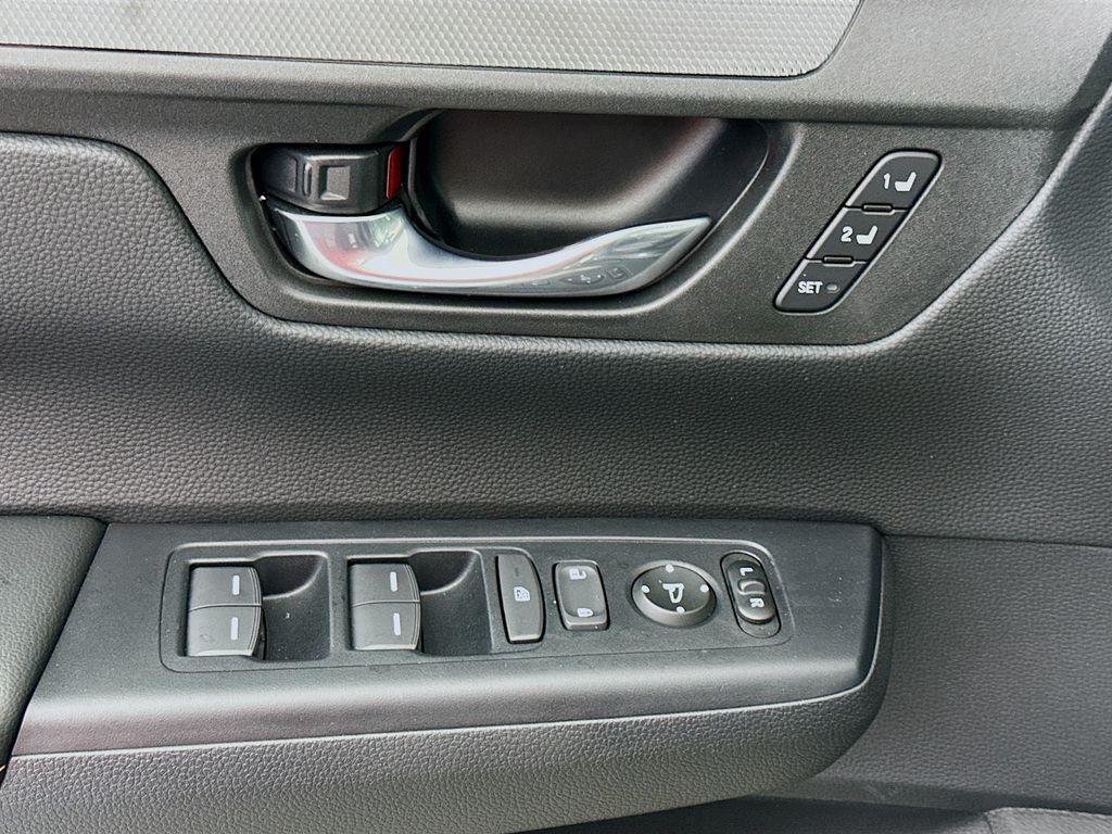 used 2025 Honda CR-V Hybrid car, priced at $38,483