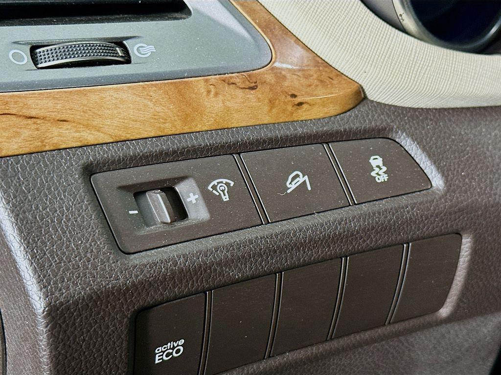 used 2013 Hyundai Santa Fe car, priced at $8,998