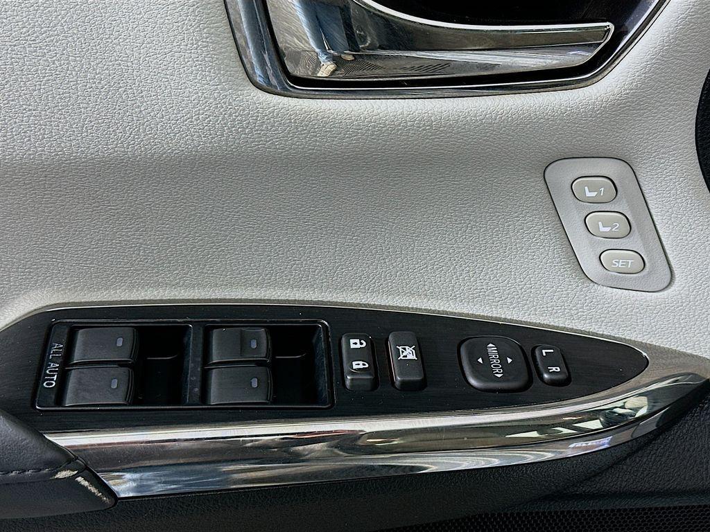 used 2018 Toyota Avalon Hybrid car, priced at $19,391