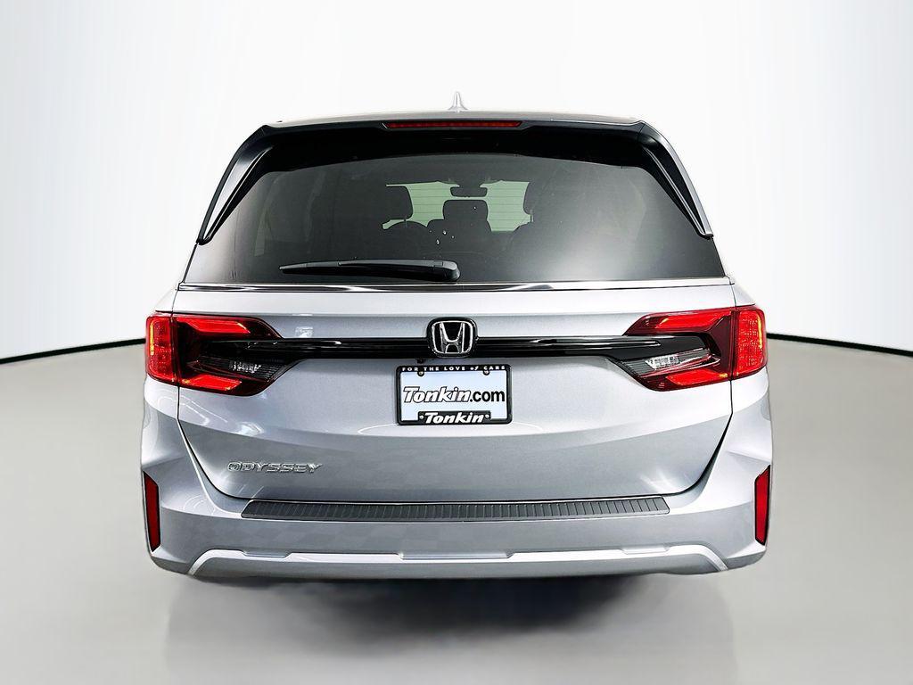 new 2026 Honda Odyssey car, priced at $44,290