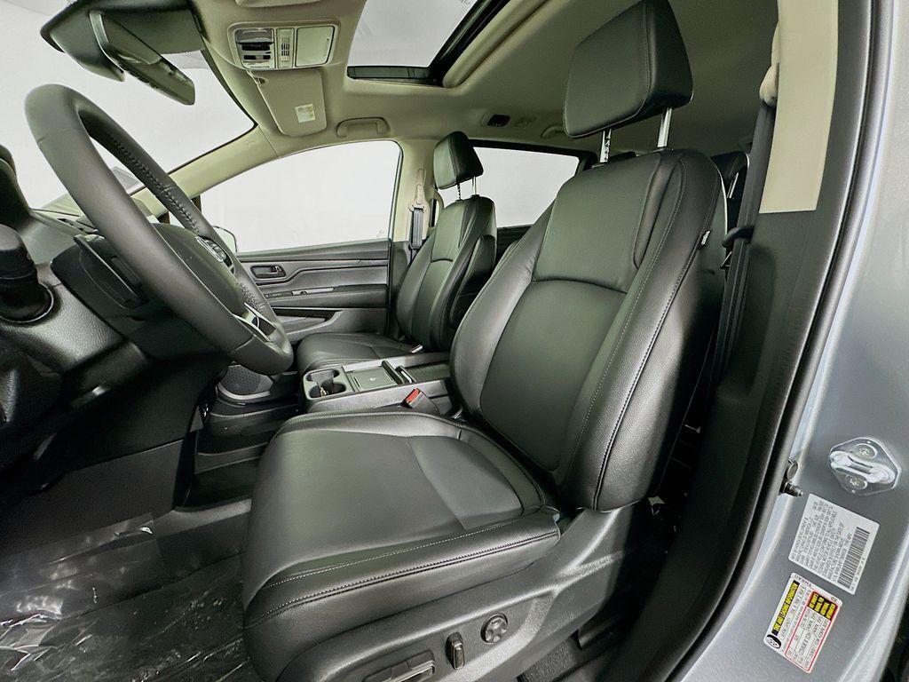 new 2026 Honda Odyssey car, priced at $44,290