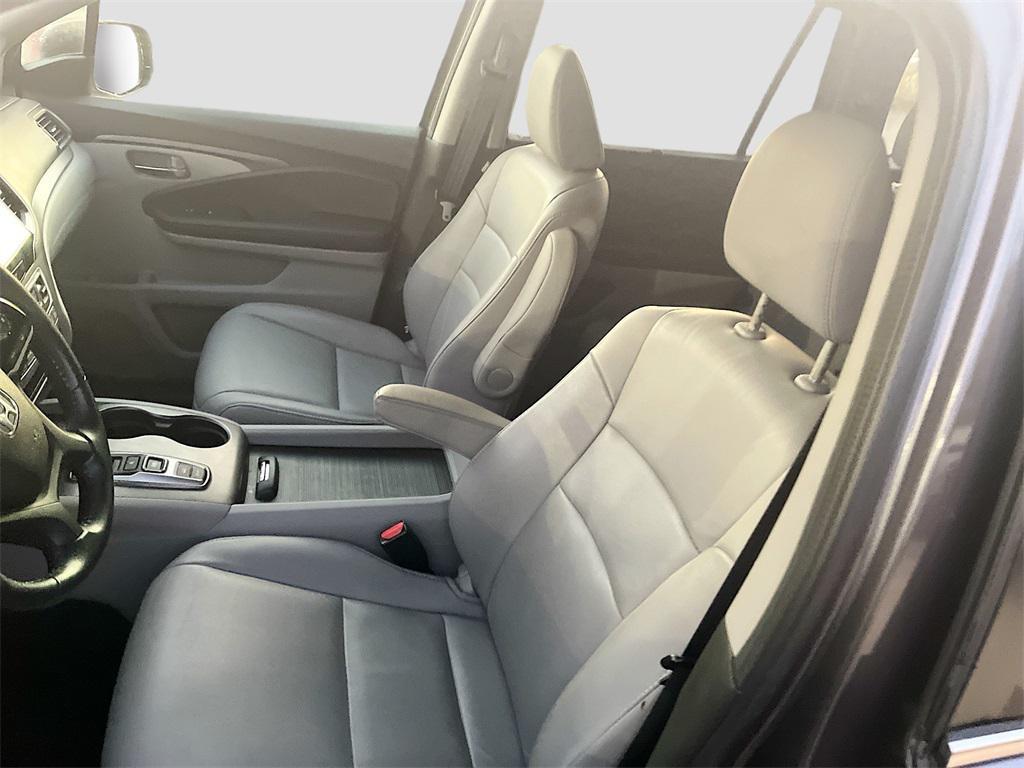 used 2022 Honda Pilot car, priced at $25,500