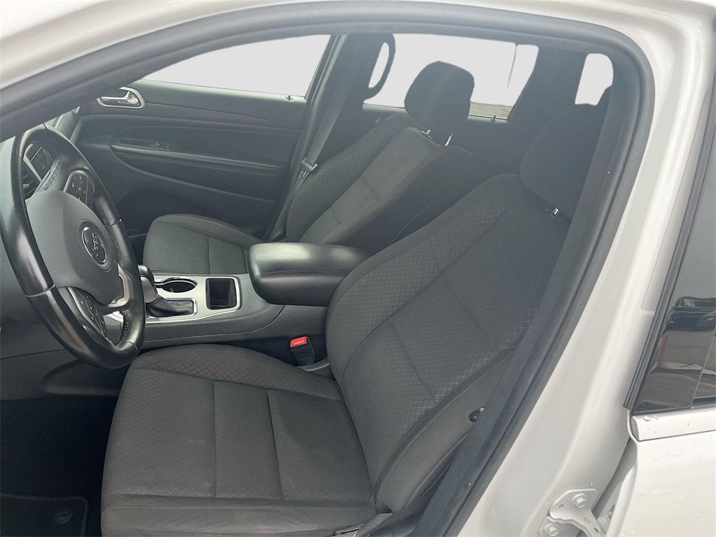 used 2021 Jeep Grand Cherokee car, priced at $15,500