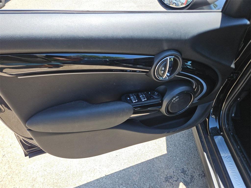 used 2023 MINI Hardtop car, priced at $19,700