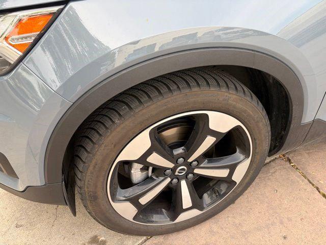 used 2020 Volvo XC40 car, priced at $25,620