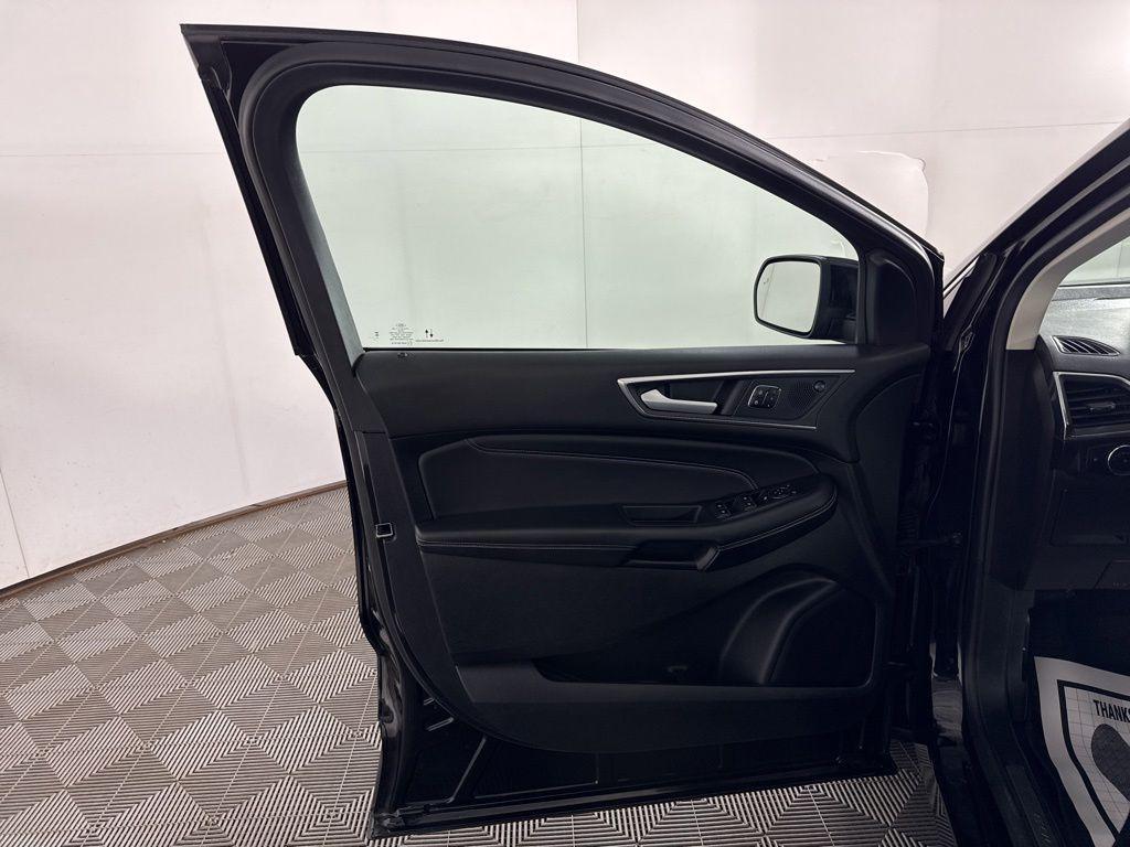used 2024 Ford Edge car, priced at $19,000