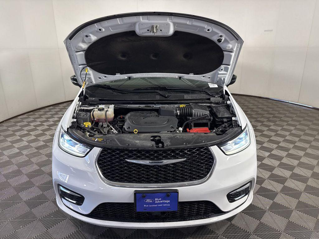 used 2024 Chrysler Pacifica car, priced at $25,245