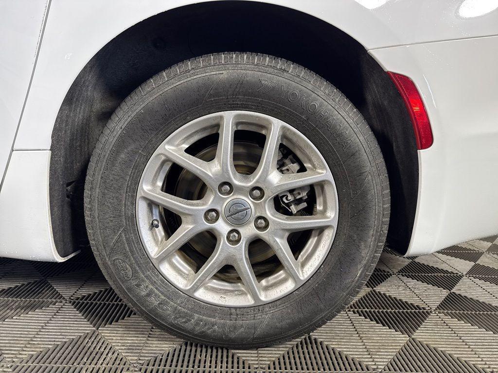 used 2024 Chrysler Pacifica car, priced at $25,245