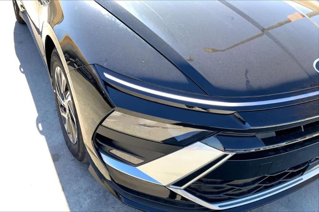 new 2026 Hyundai Sonata Hybrid car, priced at $25,420
