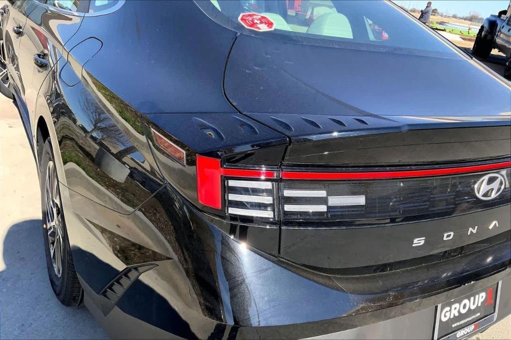 new 2026 Hyundai Sonata Hybrid car, priced at $25,420