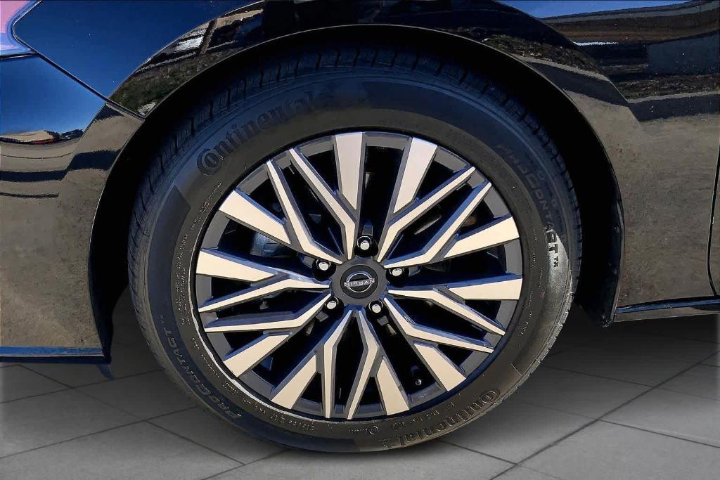used 2023 Nissan Altima car, priced at $18,950