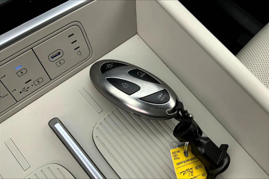 used 2025 Hyundai Santa Fe car, priced at $27,197