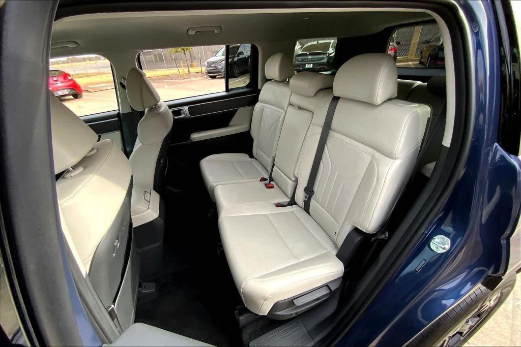 used 2025 Hyundai Santa Fe car, priced at $27,197