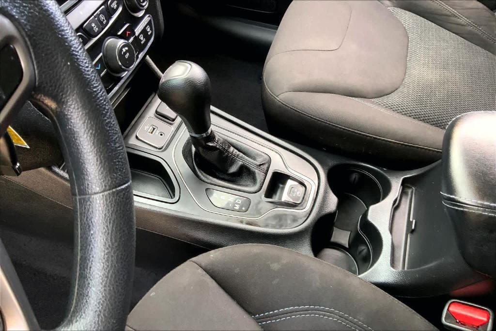 used 2019 Jeep Cherokee car, priced at $9,797