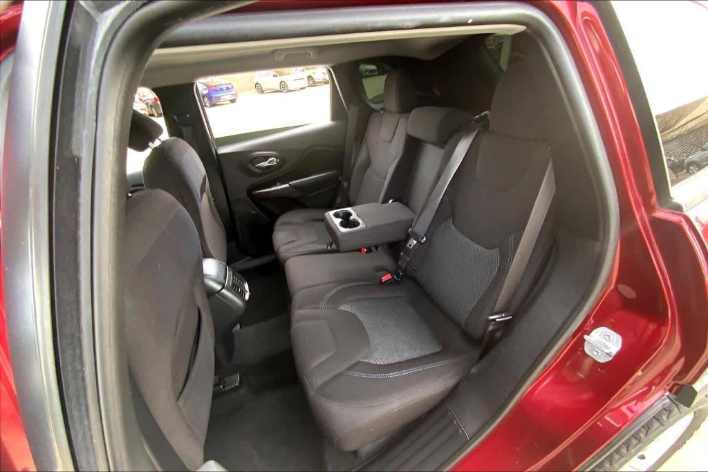 used 2019 Jeep Cherokee car, priced at $9,797