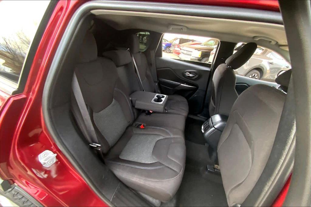 used 2019 Jeep Cherokee car, priced at $9,797