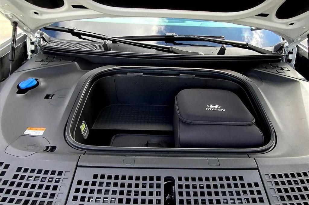 new 2026 Hyundai IONIQ 9 car, priced at $61,916