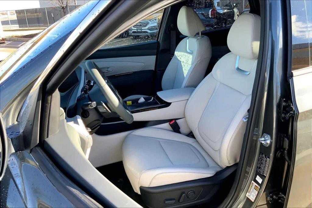 new 2026 Hyundai TUCSON Hybrid car, priced at $40,050