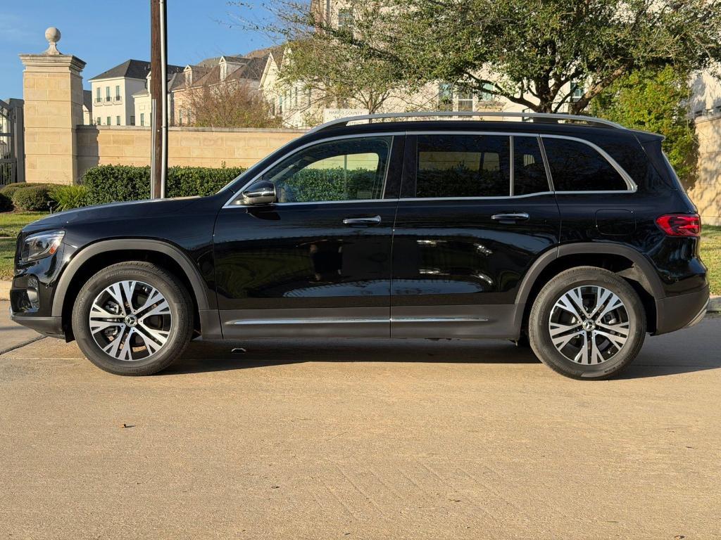 used 2025 Mercedes-Benz GLB 250 car, priced at $38,440