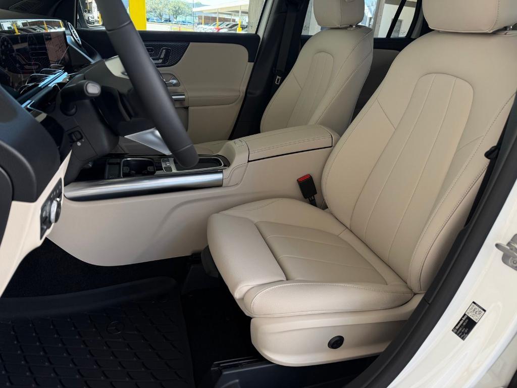 new 2026 Mercedes-Benz GLA 250 car, priced at $47,795