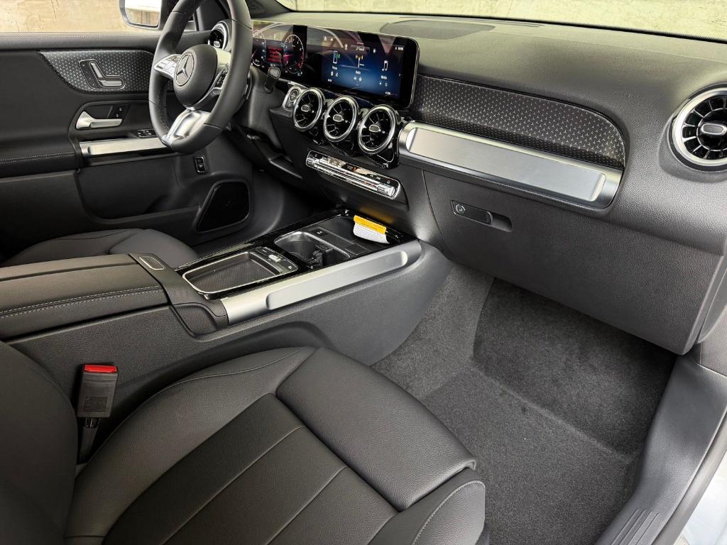 new 2026 Mercedes-Benz GLB 250 car, priced at $49,385