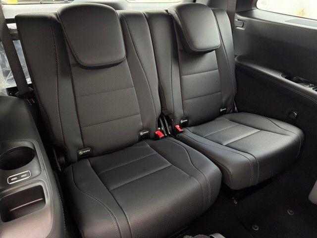 new 2025 Mercedes-Benz GLS 450 car, priced at $91,945