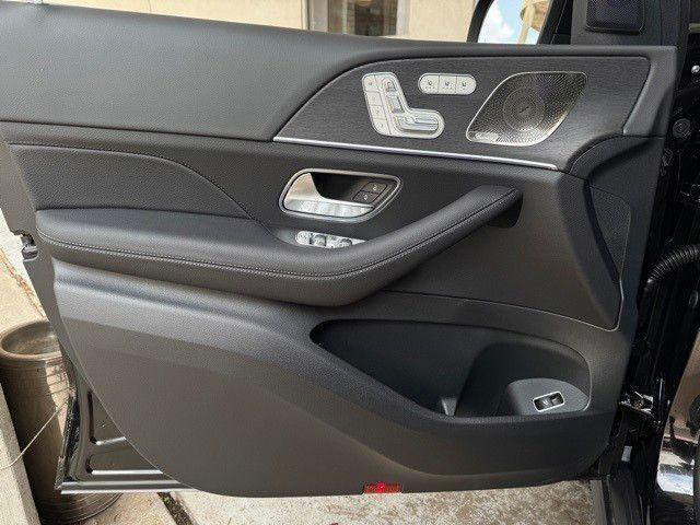 new 2025 Mercedes-Benz GLS 450 car, priced at $91,945