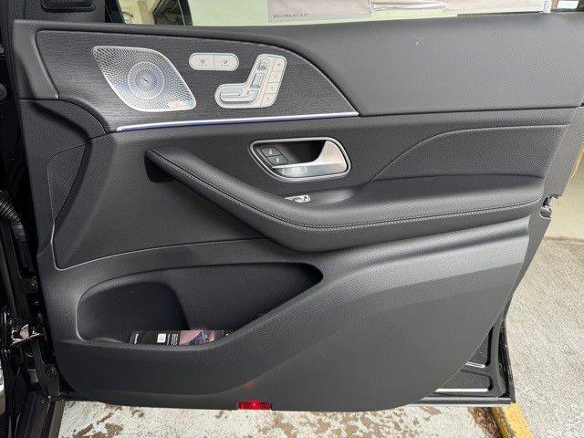 new 2025 Mercedes-Benz GLS 450 car, priced at $91,945