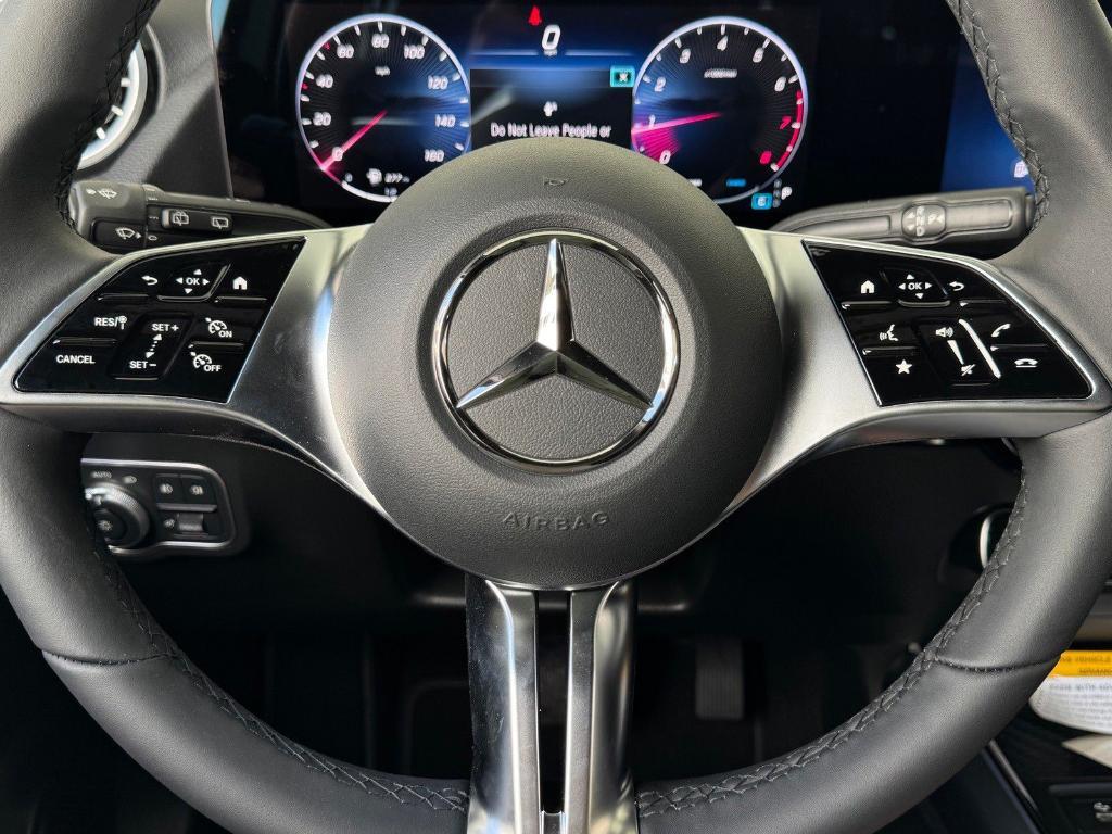 new 2025 Mercedes-Benz GLA 250 car, priced at $44,610