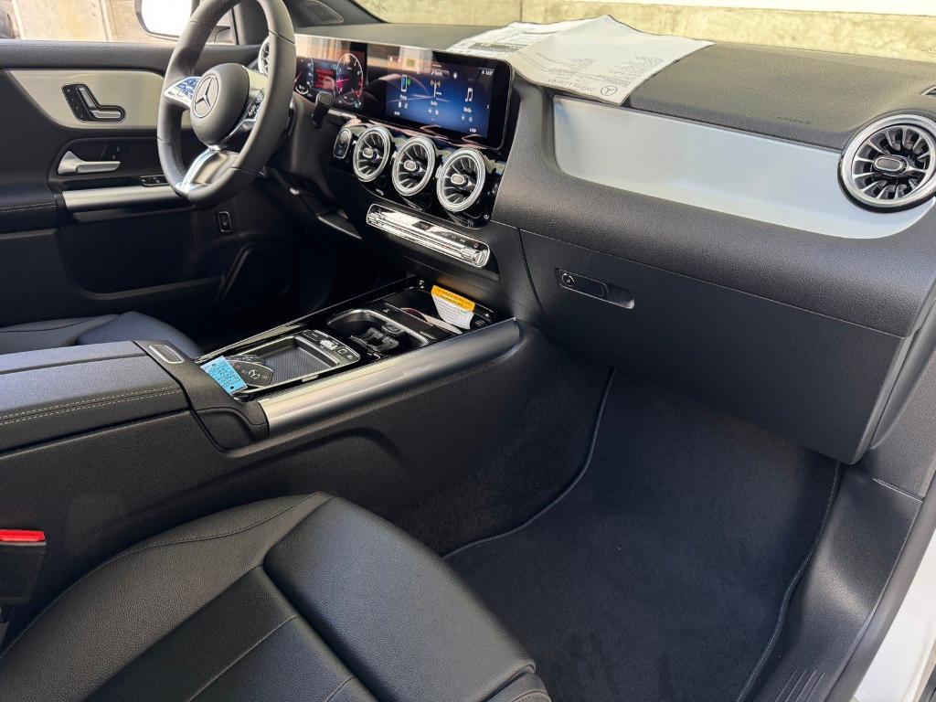 new 2025 Mercedes-Benz GLA 250 car, priced at $44,610