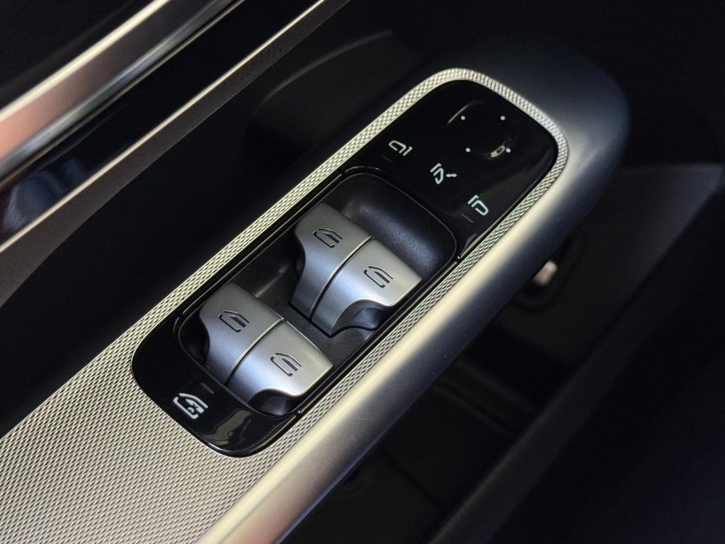 new 2025 Mercedes-Benz GLC 300 car, priced at $56,335