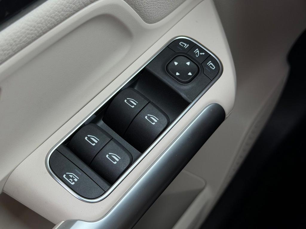 used 2025 Mercedes-Benz GLA 250 car, priced at $34,880