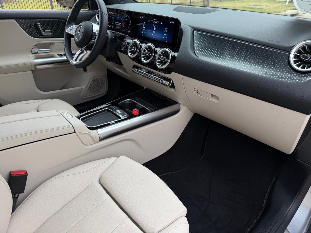 used 2025 Mercedes-Benz GLA 250 car, priced at $34,880