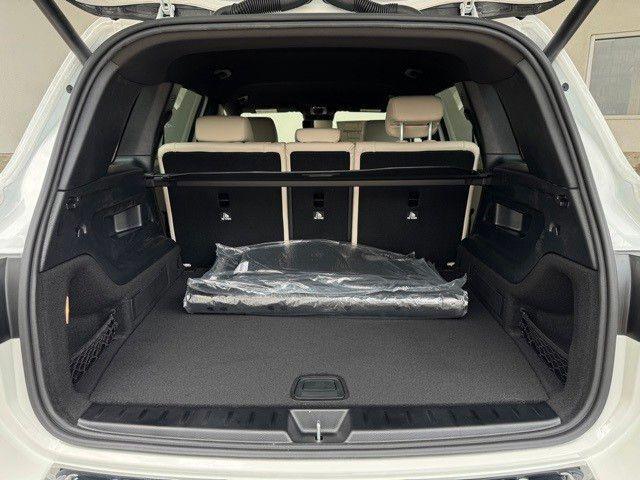 new 2025 Mercedes-Benz GLB 250 car, priced at $46,985