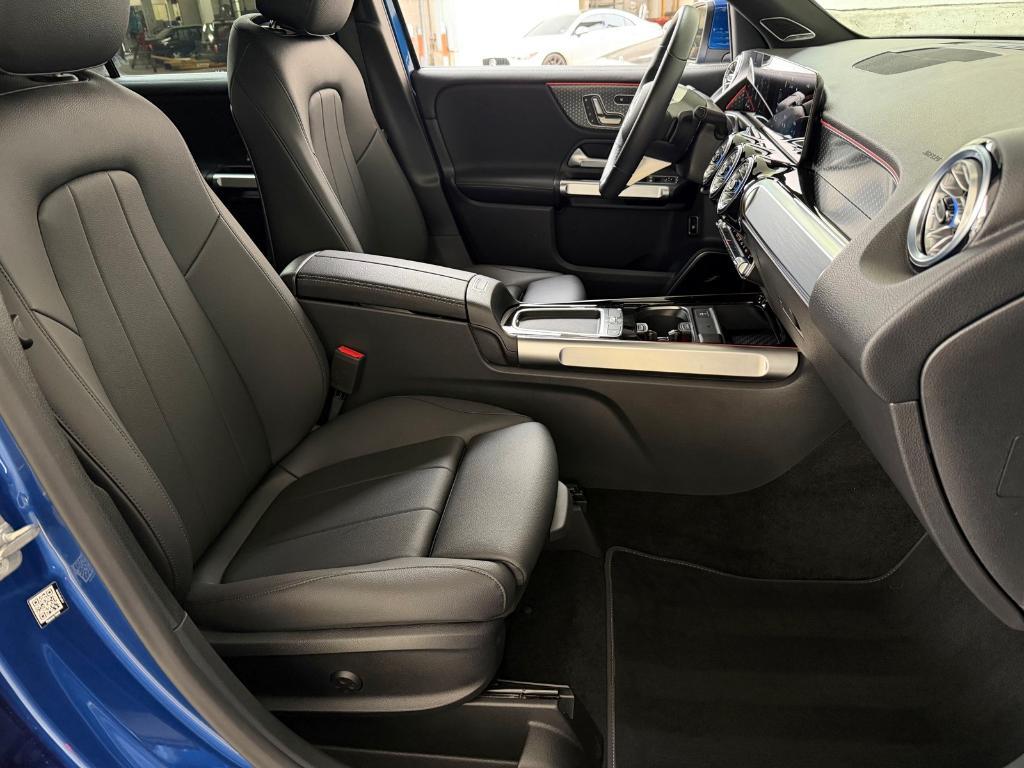 used 2024 Mercedes-Benz GLB 250 car, priced at $37,880