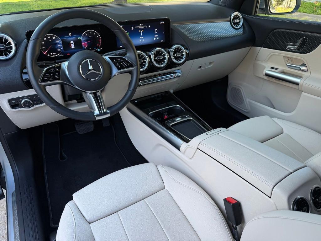 used 2025 Mercedes-Benz GLA 250 car, priced at $37,880